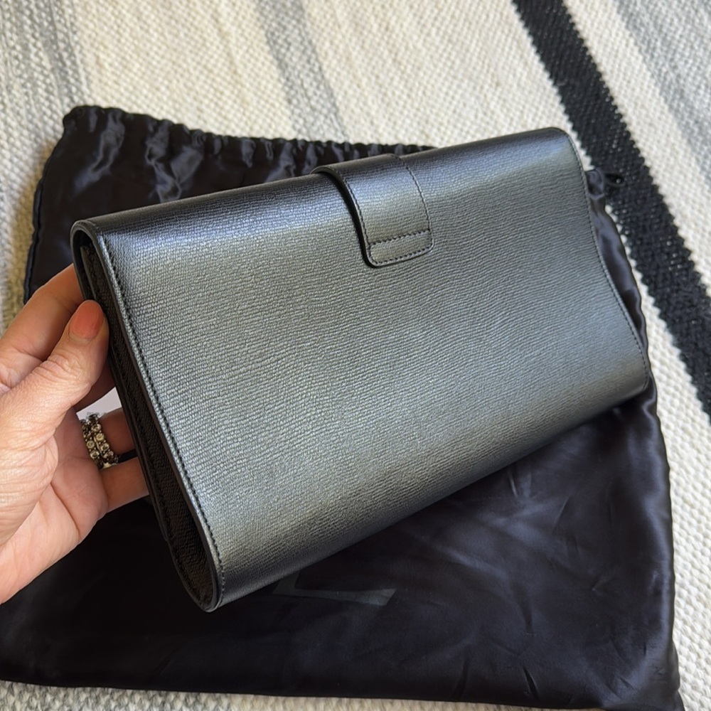 Saint Laurent YSL Sac Y Clutch Black Leather Gold Hardware - Picture 3 of 5